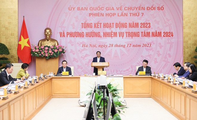 Thủ tướng Phạm Minh Chính, Chủ tịch Ủy ban quốc gia về chuyển đổi số chủ trì phiên họp thứ 7 của Ủy ban được tổ chức ngày 28/12/2023. (Ảnh: Nhật Bắc/VPG)