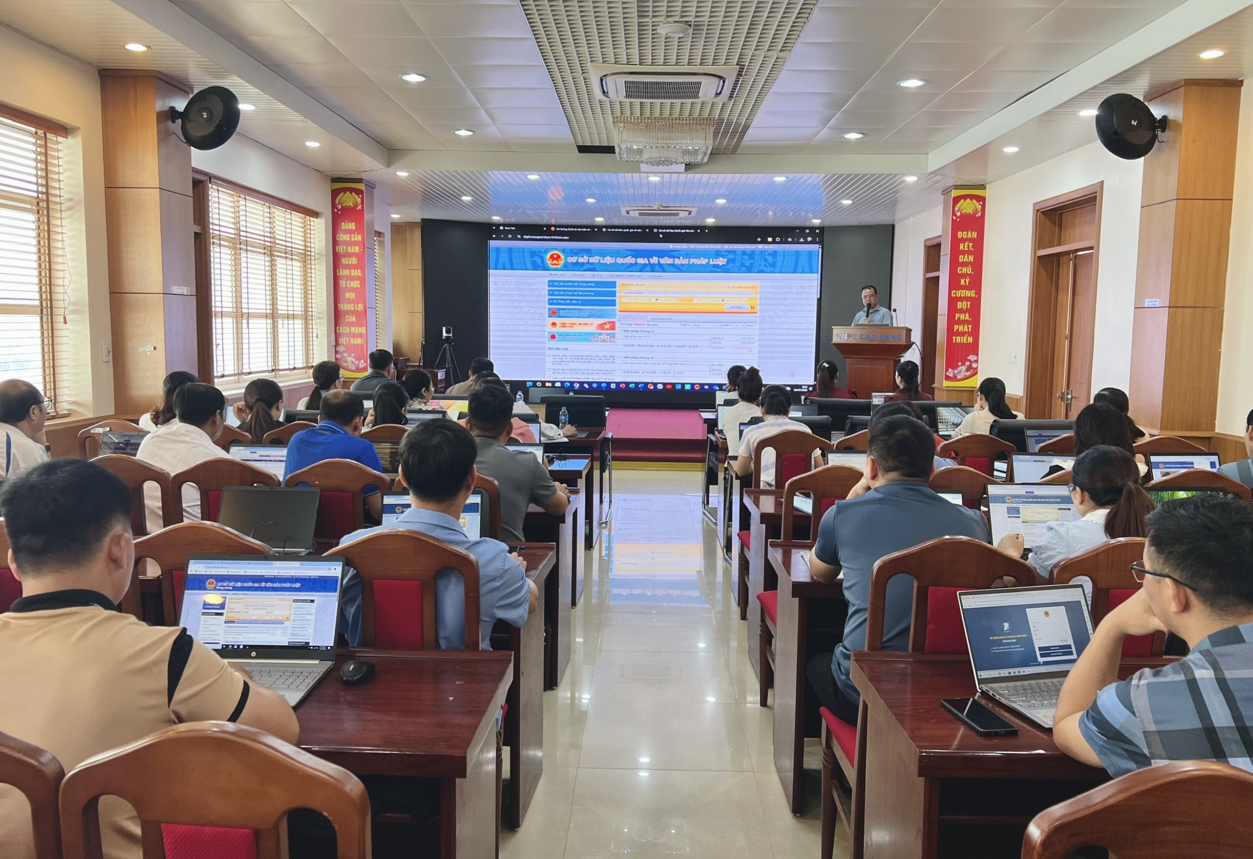 toàn cảnh lớp tập huấn